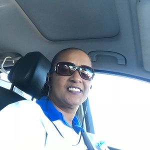 Meet your Posher, Sharon